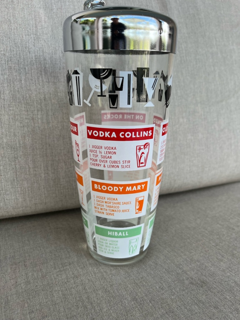 VINTAGE MCM GLASS AND CHROME MARTINI COCKTAIL SHAKER - Picture 2 of 6